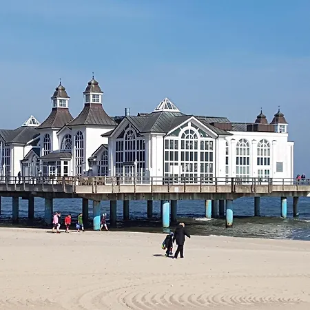Meerwohnung-mod-fewo-direkt-am-strand-mit-pool *